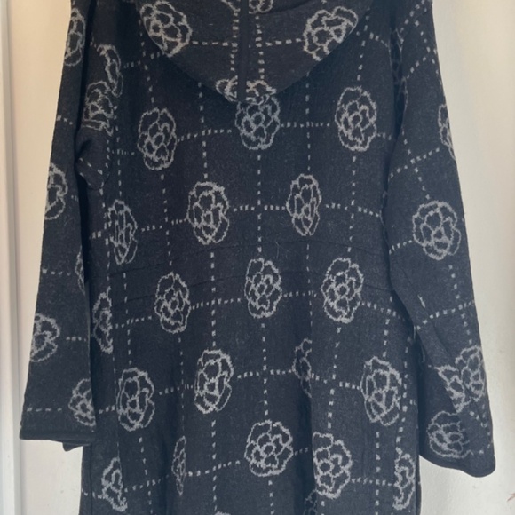GUDRUN SJODEN GRAY/ BACK WOOL KL HOODIE FLORAL COAT - Picture 13 of 16